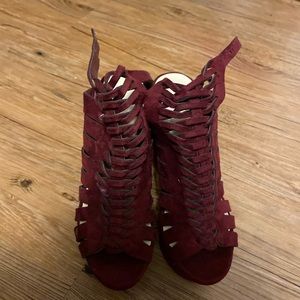 Size 7 Maroon wedges (Charlotte Russe)